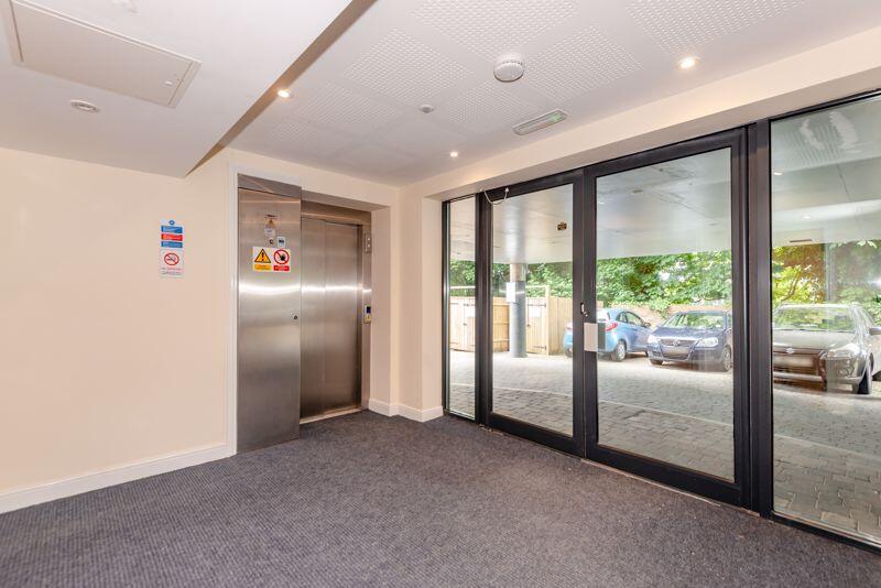 Apartment in Guildford - More