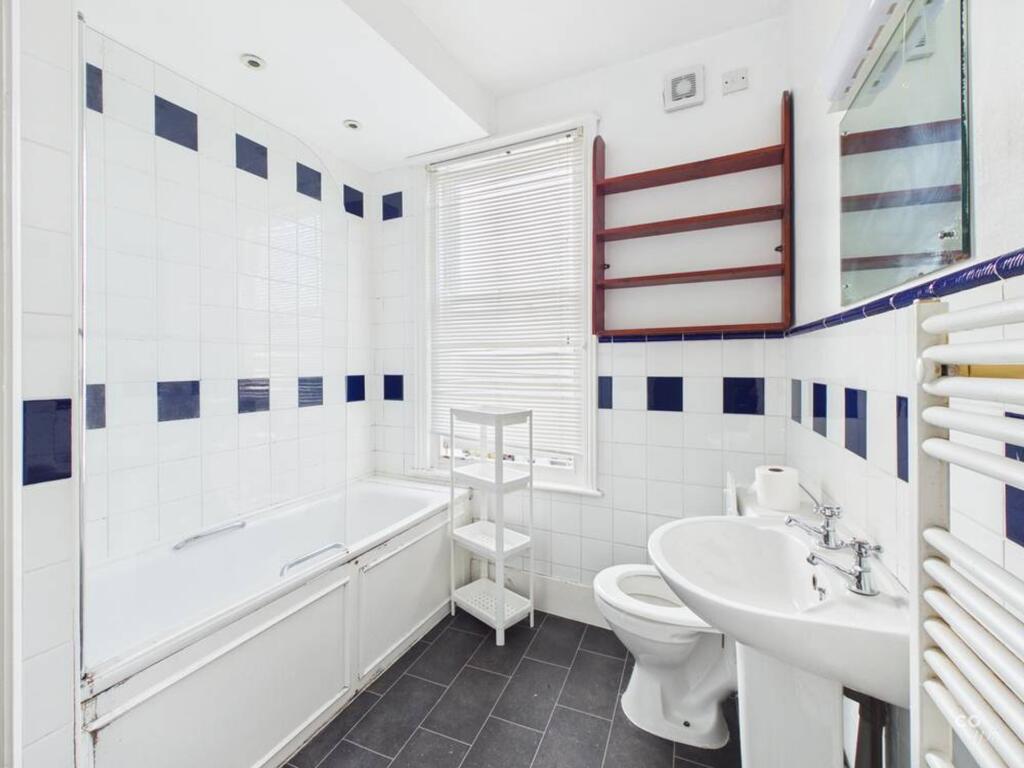 4 bedroom terraced house for rent