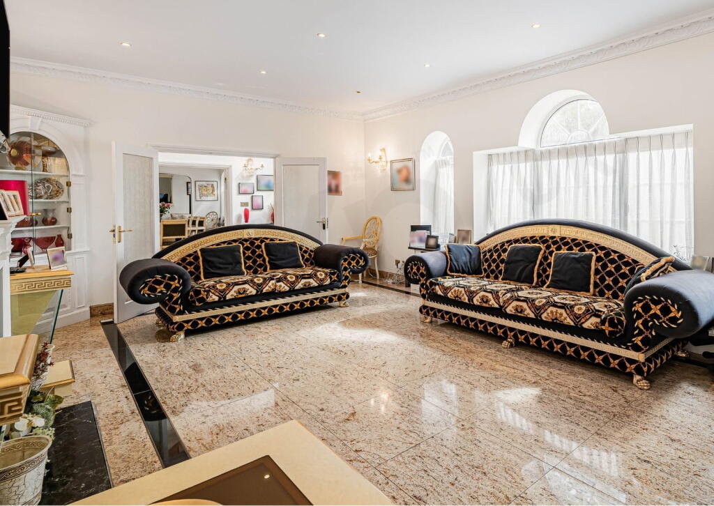 House in London, Hendon - View 4