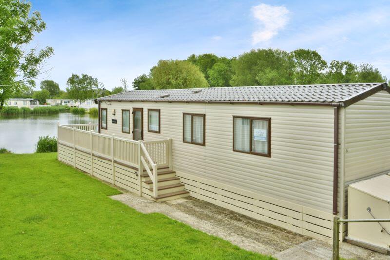 2-bed caravan on Mallard Lake, Cotswold Hoburne, Cotswold Water Park, £34,995