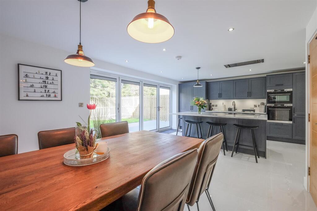 House in Halifax - View 5
