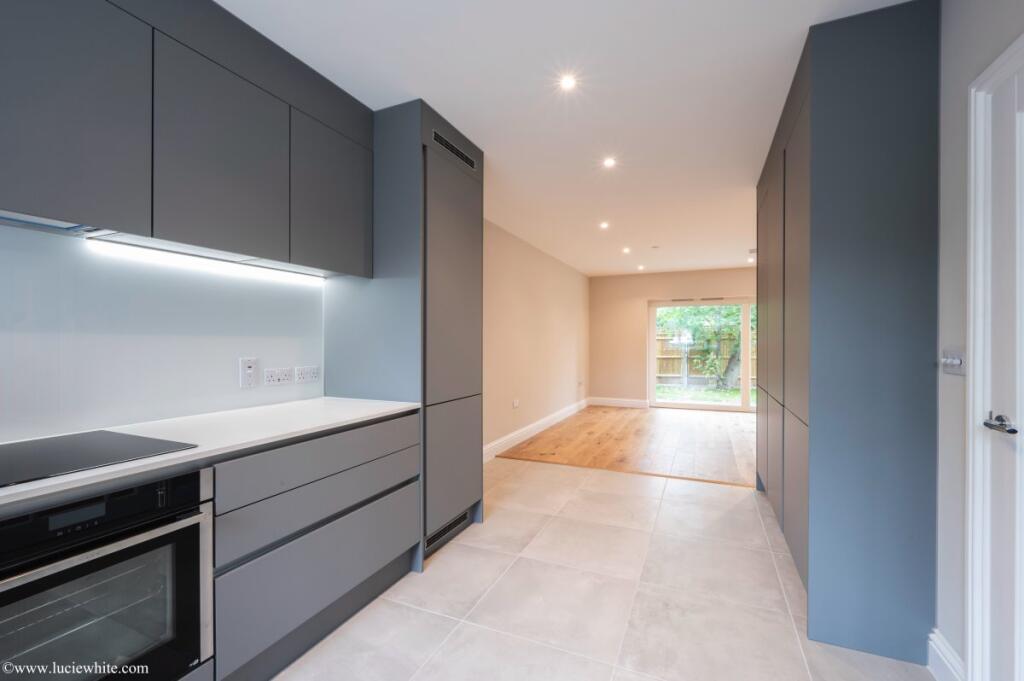 Main image of property: 31 Lovelace Gardens, Surbiton