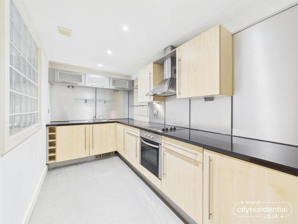 Apartment in Liverpool - More