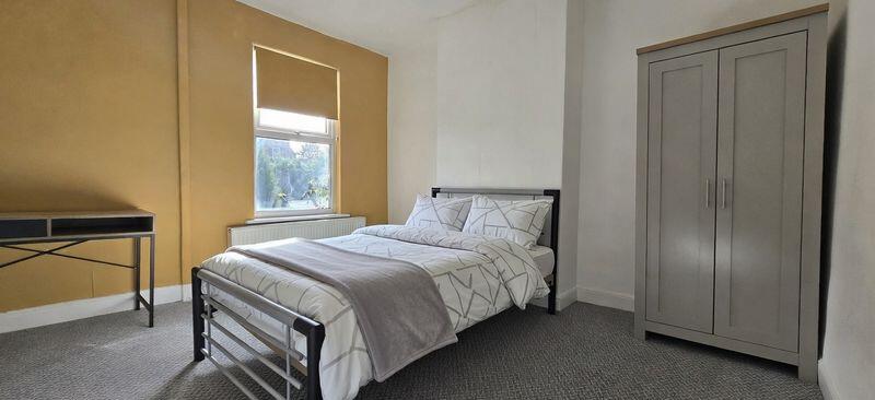 Main image of property: Beeston Road, Nottingham