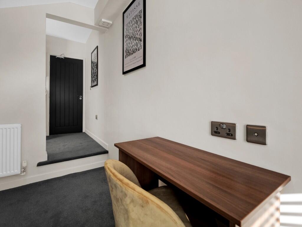 258 Oundle Road photo 3