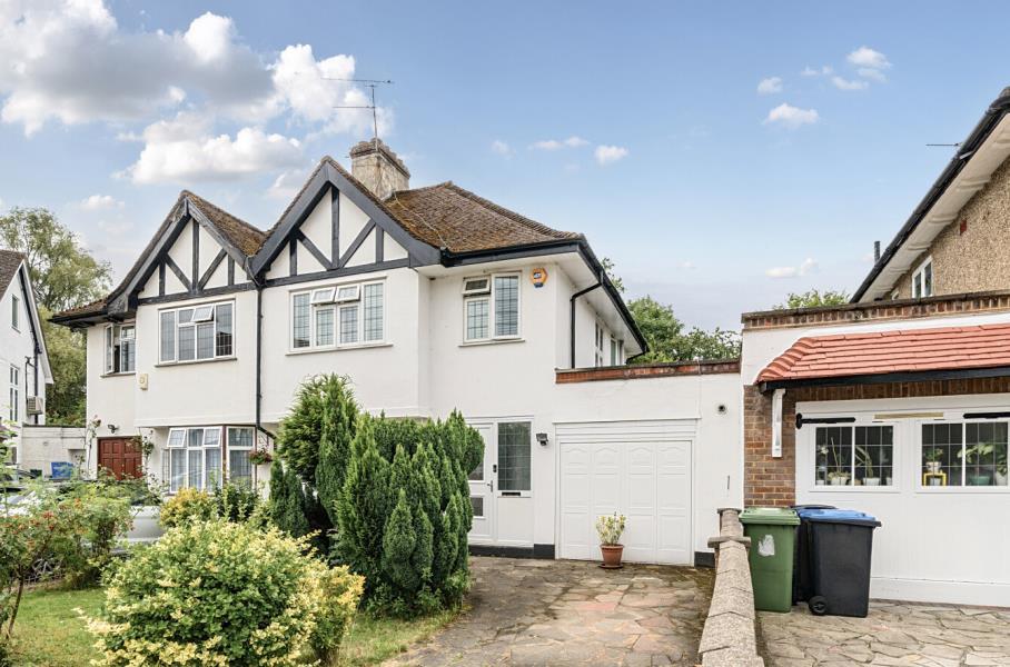 Main image of property: Retreat Close, Kenton, HA3 0JQ