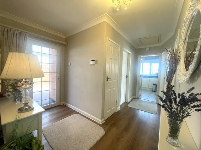 House in Mansfield, Forest Town - View 3