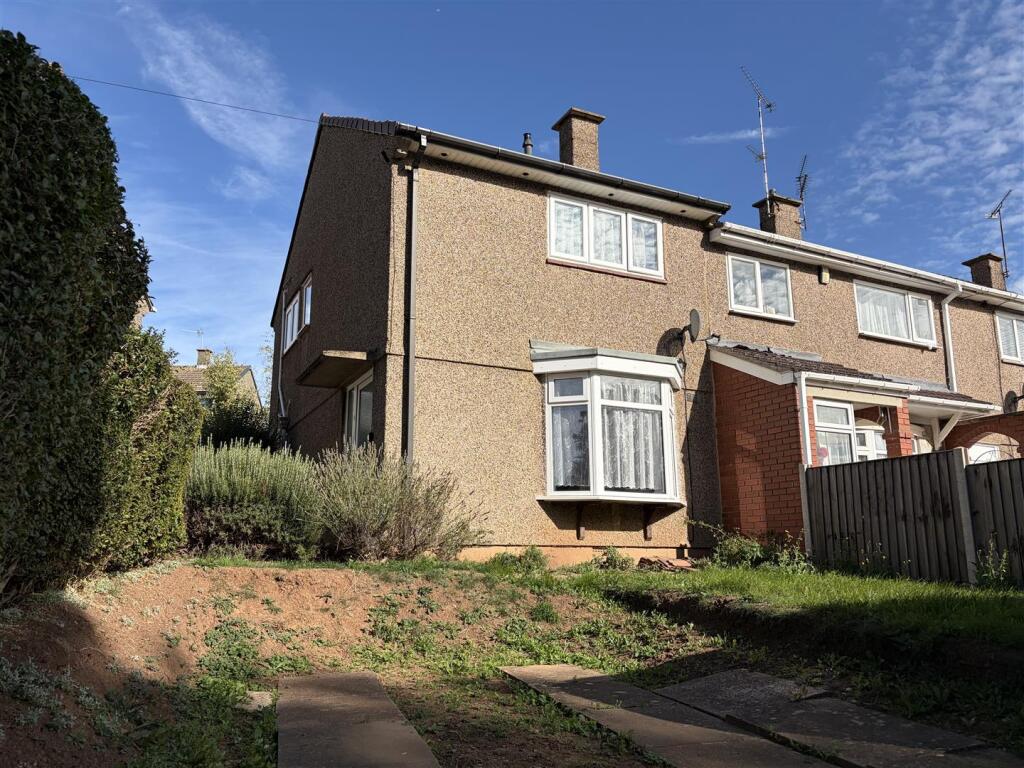 2-bed semi-detached on Featherstone Drive, Leicester, £190,000