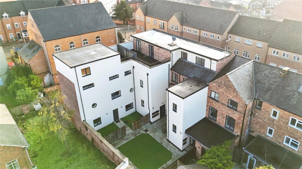 Apartment in Northampton - View 3