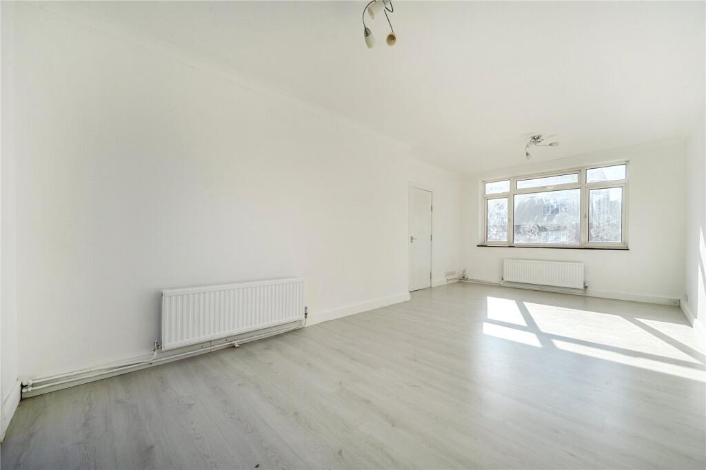 House in Slough - View 4