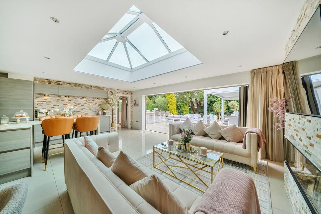Petersfield Road, Bournemouth, BH7
