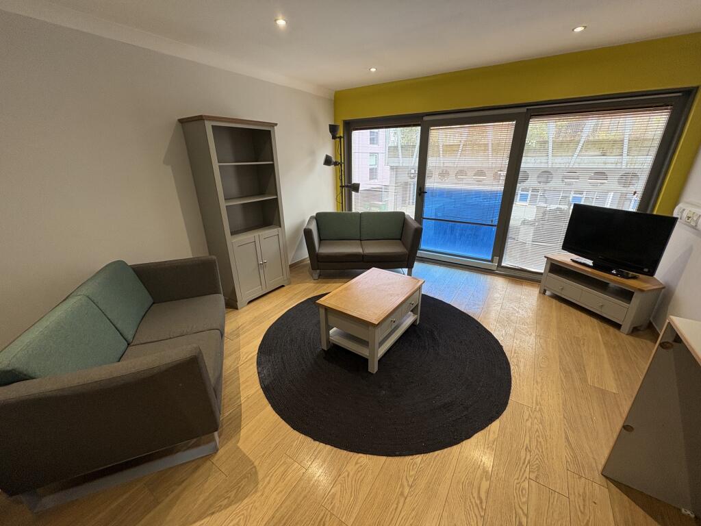Apartment in Leeds - More