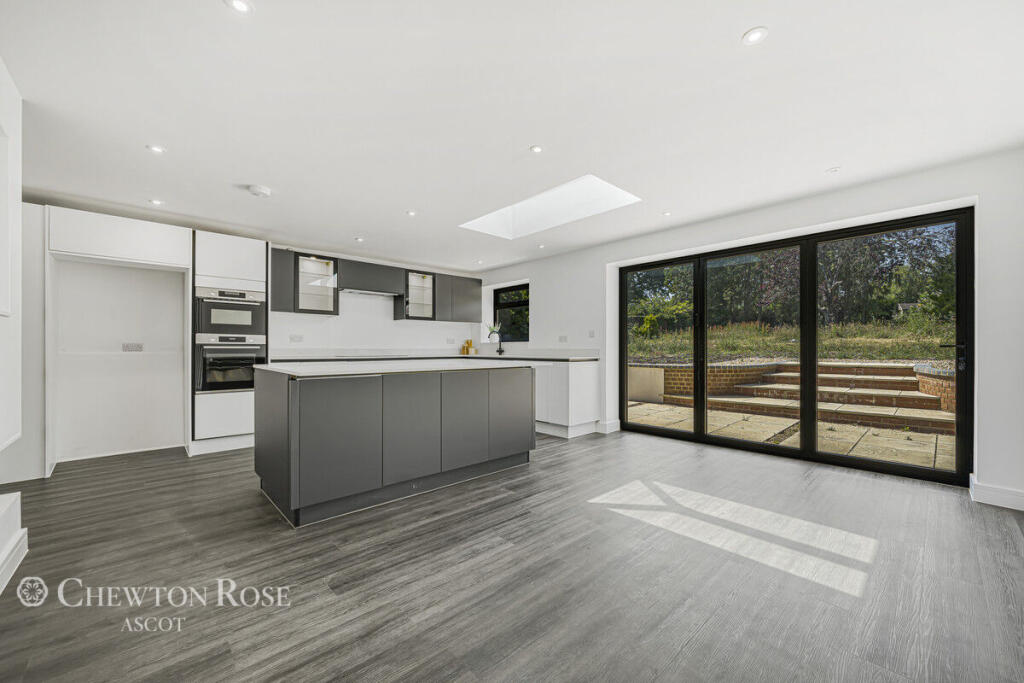 Terrace Road North, BRACKNELL - View 3