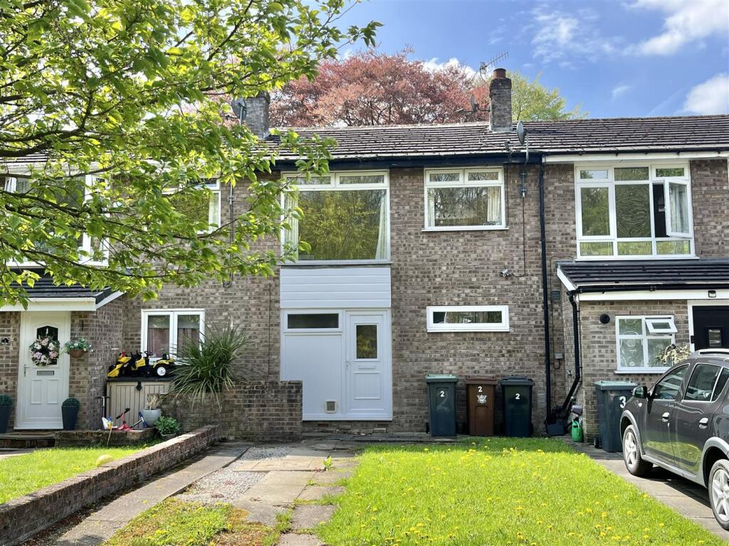 Main image of property: Turnlee Close, Glossop