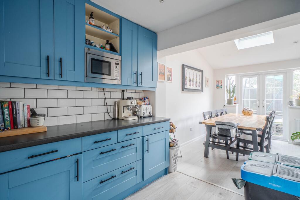 House in Dunstable, Central Bedfordshire - View 5