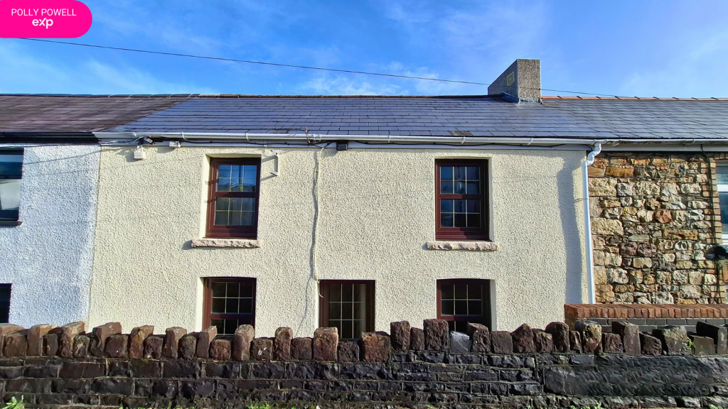 3-bed terraced on Cwmamman Road, Garnant, £70,000