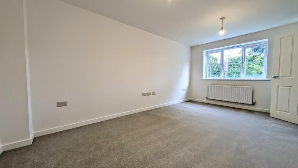 Cooper Close, Bordon, Hampshire, GU35 photo 2