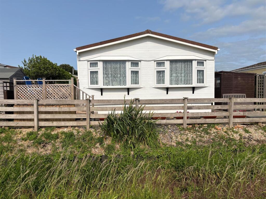 Main image of property: 17 Poplar Walk, Oaktree Park, Locking, Weston-super-Mare