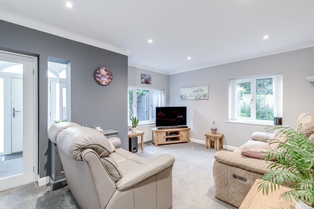 Diane Road, Ashton-In-Makerfield, WN4 photo 2
