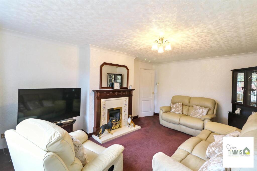 House in Stoke-on-Trent, Baddeley Green - View 4