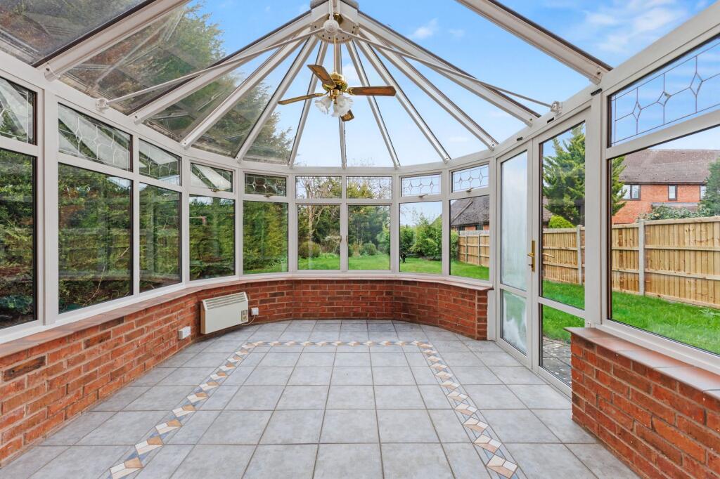 Warwick Road, Stratford-Upon-Avon, CV37 photo 3