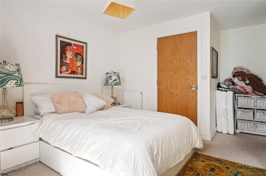 Apartment in London - More