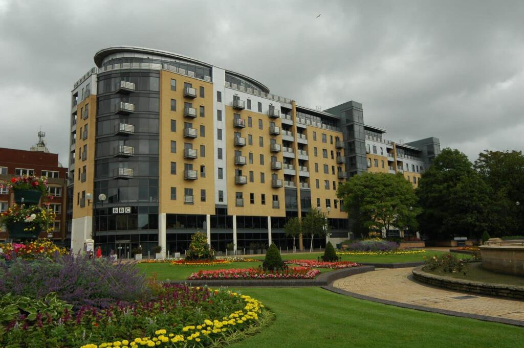Main image of property: 39 Queens Court, City Centre