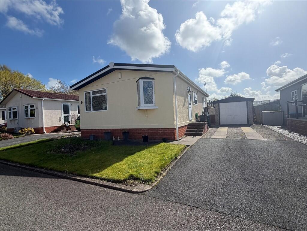 2-bed caravan on Gorse Covert, Wincham, Northwich, £125,000