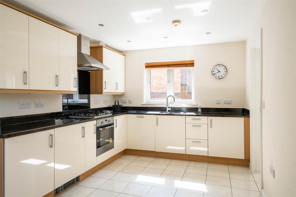 House in Derby - View 5