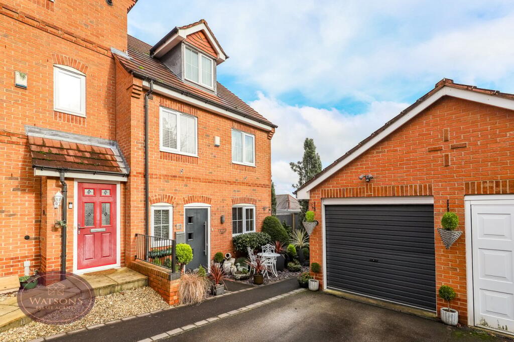 4-bed semi-detached on Hillingdon Drive, Ilkeston, DE7, £300,000