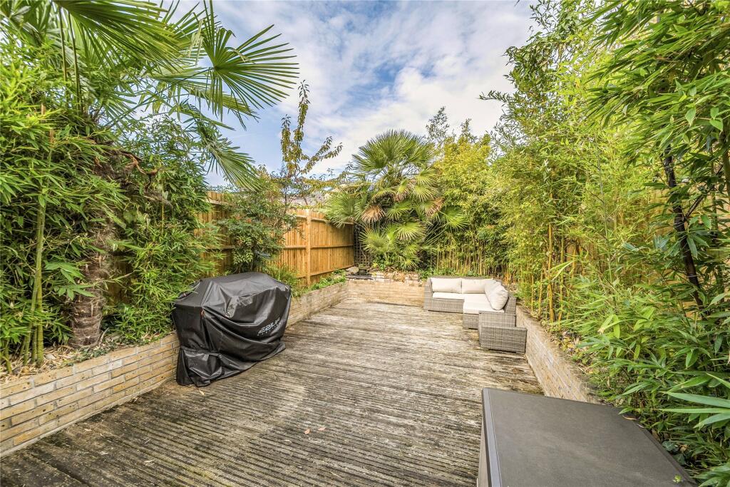 House in Kingston upon Thames - View 4