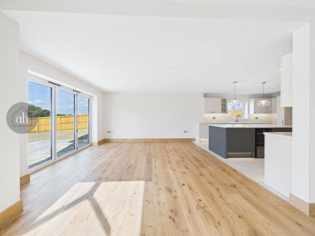 House in Ipswich - View 4