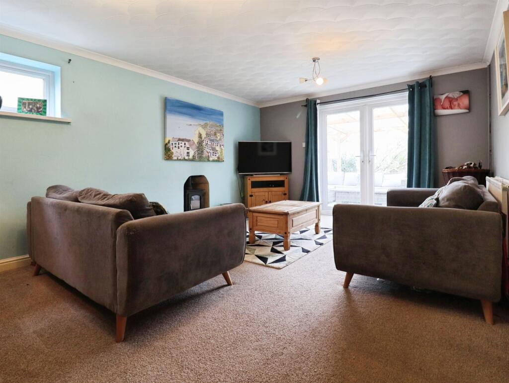 67, Churchfields photo 2