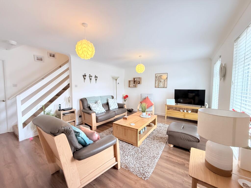 2 Strathmiglo Place, Stenhousemuir, Falkirk, FK5 4UQ photo 4