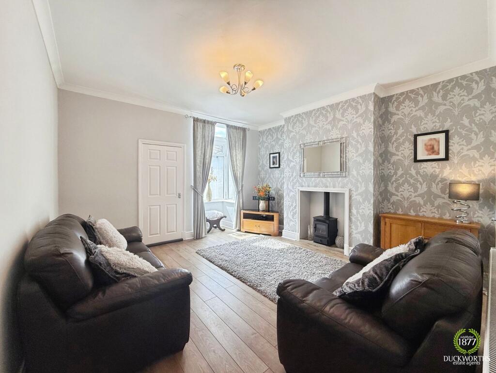 House in Burnley, Rose Grove - More
