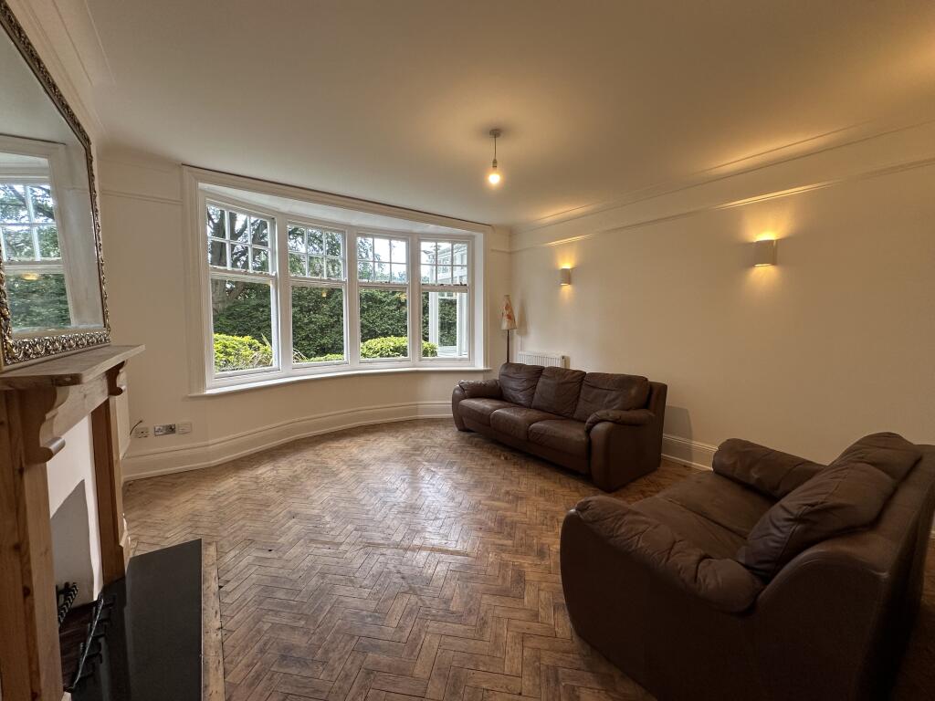 Apartment in Bournemouth, Charminster - View 2