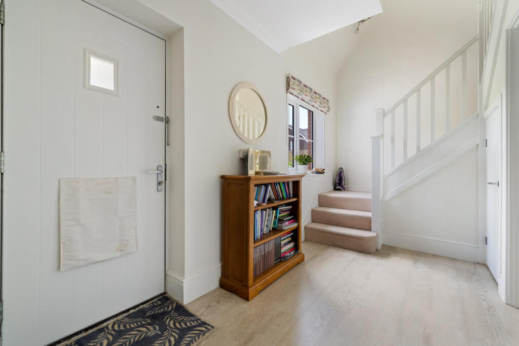 Apartment in Guildford - View 2