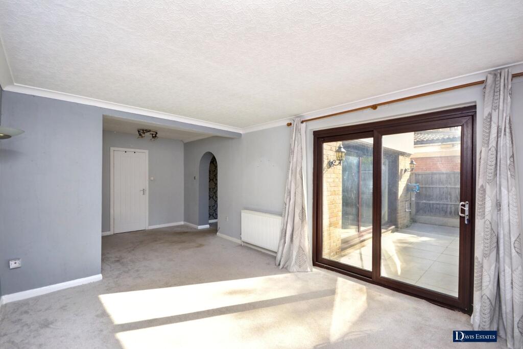 House in Romford - More