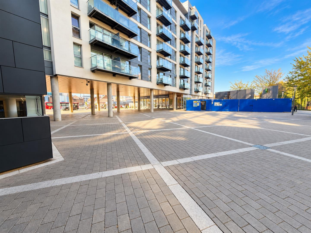 Apartment in Southall - View 2