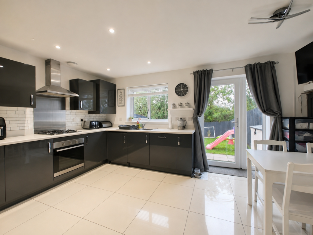 House in Wolverhampton, Old Heath - View 4