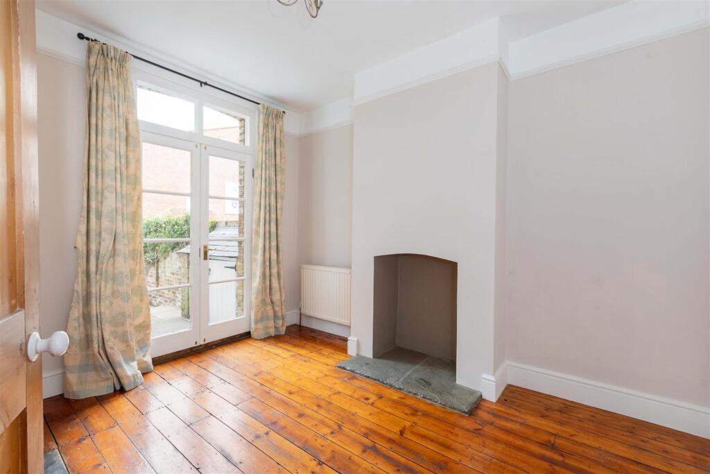 House in Slough - View 3
