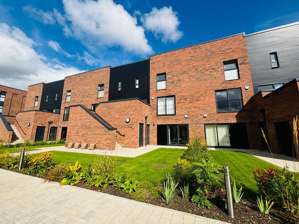 Main image of property: Festival Court, Princes Quay, Glasgow, G51