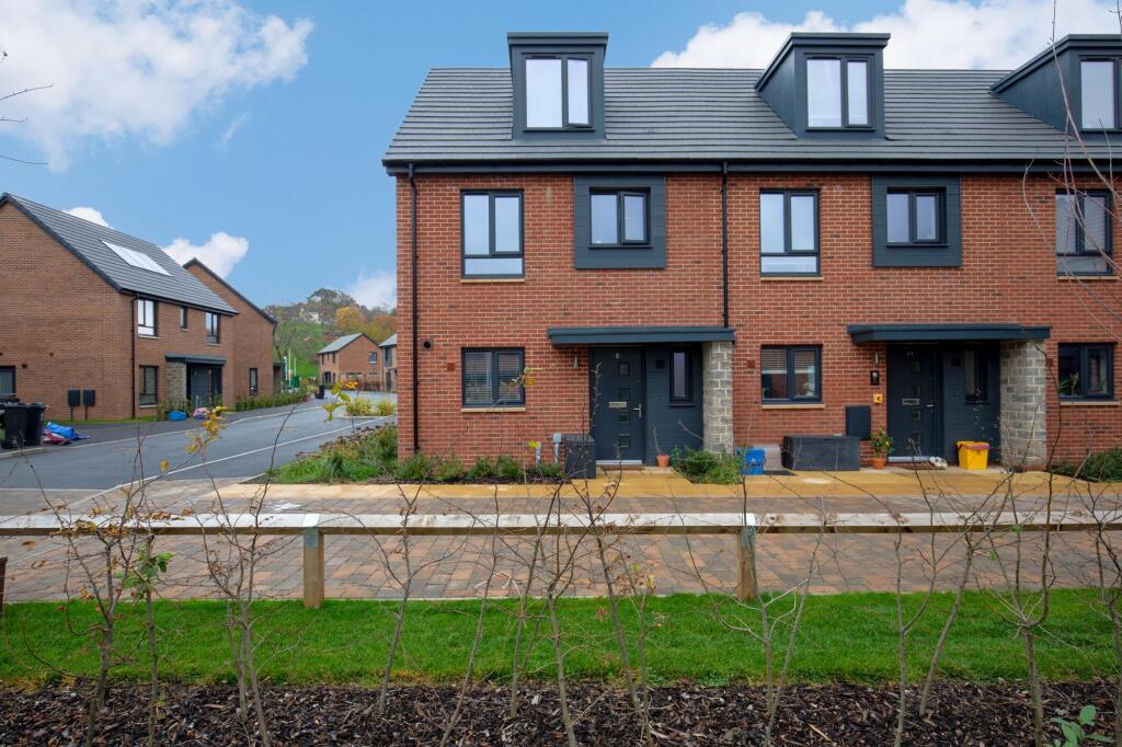 4-bed terraced on Heol Littleham, Llanrumney, CF3, £325,000