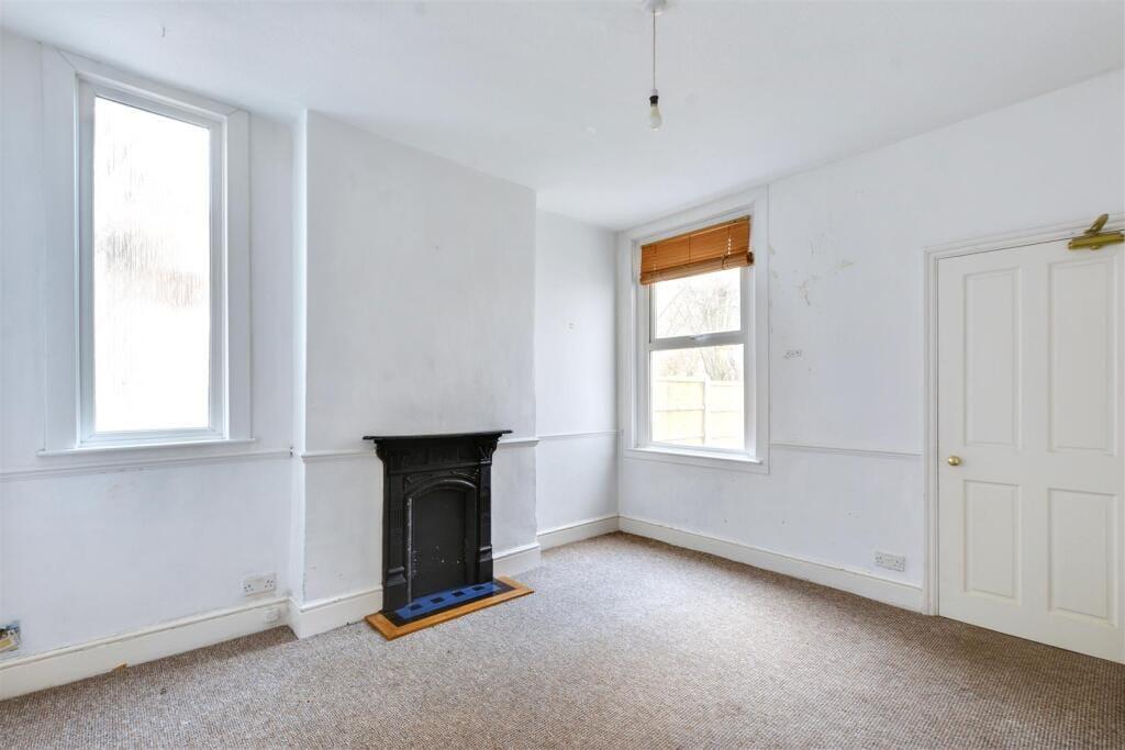 House in Nottingham, Beeston - View 3