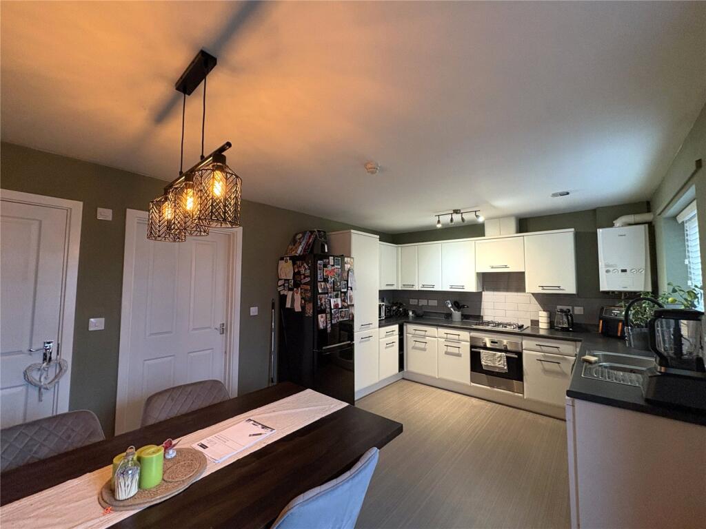 Clover Gardens, Coddington, Newark, NG24 photo 2