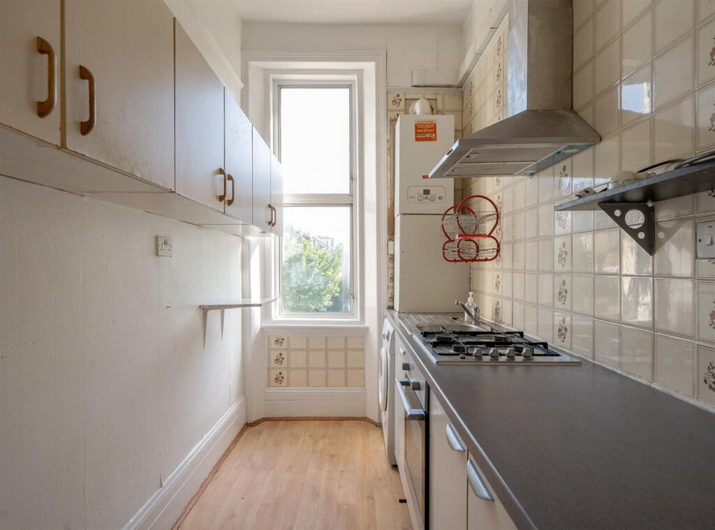 House in London, Queen's Park - View 2