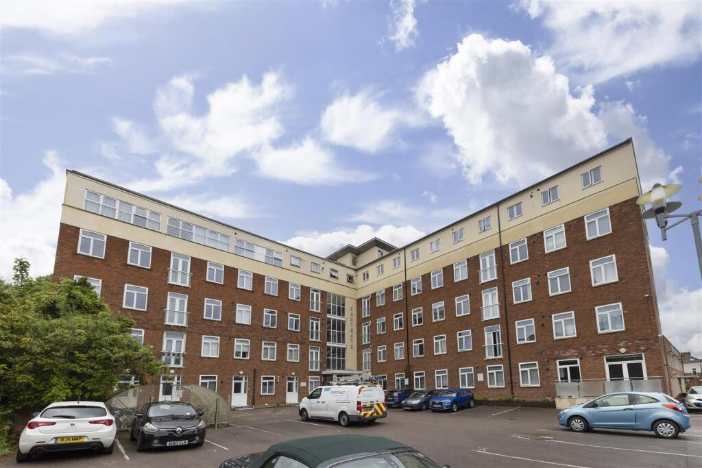 Main image of property: Thorpe Road, Norwich