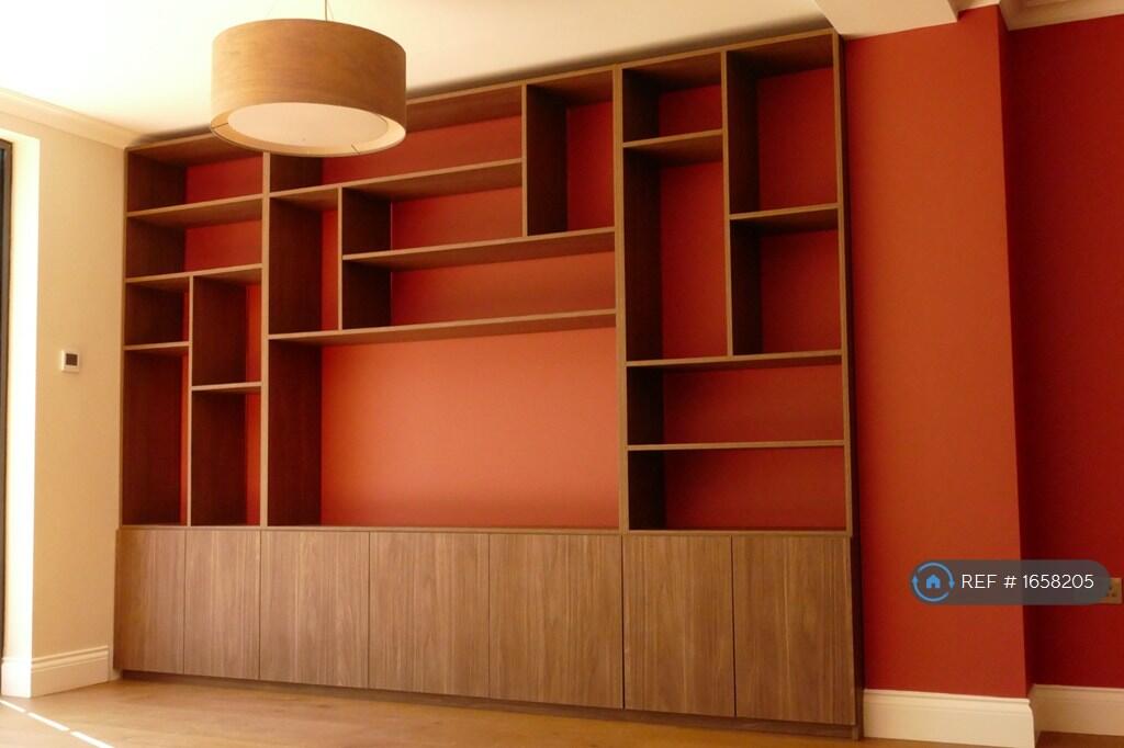 2 bedroom maisonette for rent