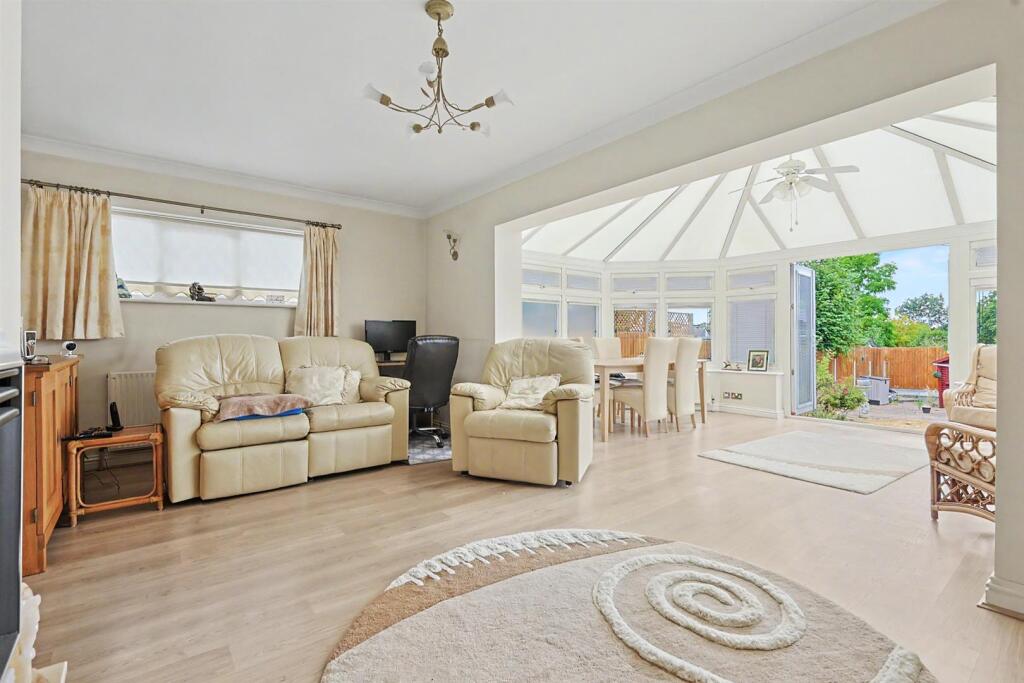 House in Southend-on-Sea - View 2