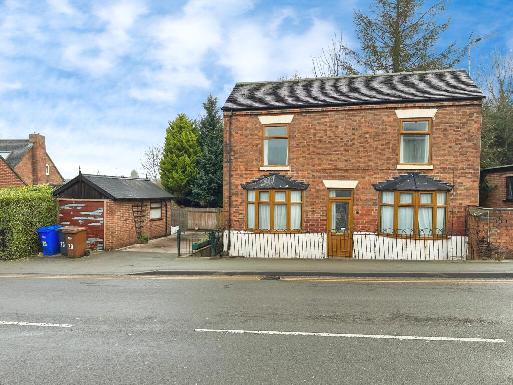 2-bed detached on Stanton Road, Stapenhill, Burton-on-Trent, DE15, £150,000
